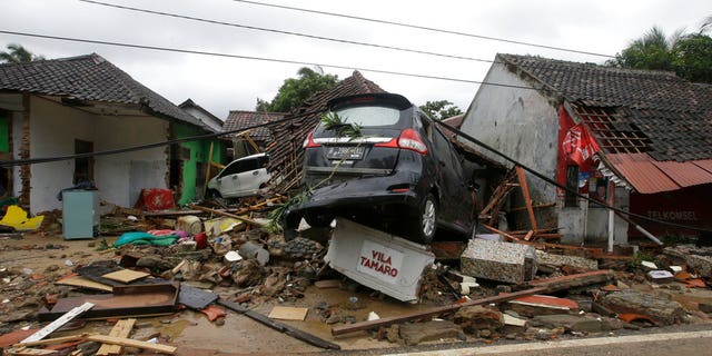 Horrific Footage Shows Band Swept Away Mid-Performance By Indonesian Tsunami Horrific Footage Shows Band Swept Away Mid-Performance By Indonesian Tsunami