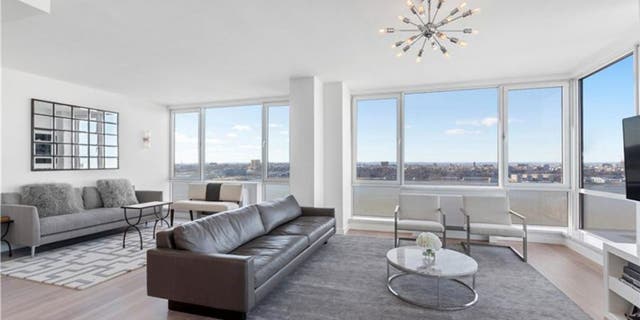 The luxury apartment(s) boasts Hudson River views but no outdoor space. (Daniel Neiditch President of River 2 River Realty)