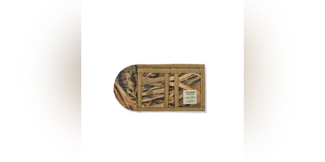 Mossy Oak Smokejumper wallet.