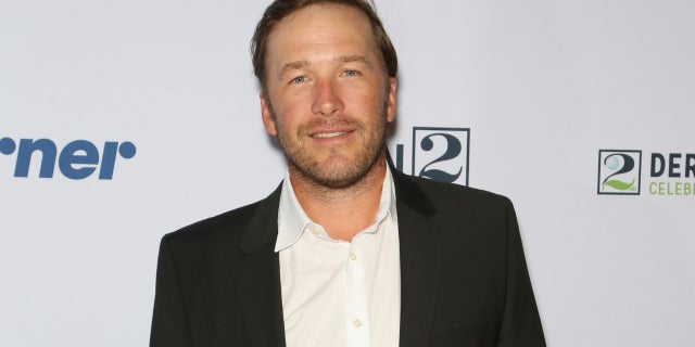 Olympic skiing champion Bode Miller paid homage to his late daughter who died earlier this year with a pair of personalized skis with her face on them.