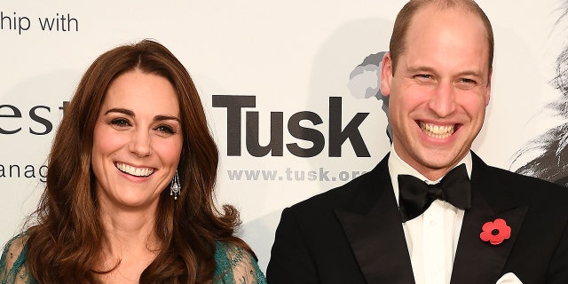 Britain's Prince William, Duke of Cambridge, (R) and Britain's Catherine, Duchess of Cambridge, (L) attend The Tusk Conservation Awards at Banqueting House in London on November 8, 2018. - The annual Tusk Conservation Awards celebrate the achievements of people who work protecting Africas wildlife and natural heritage.