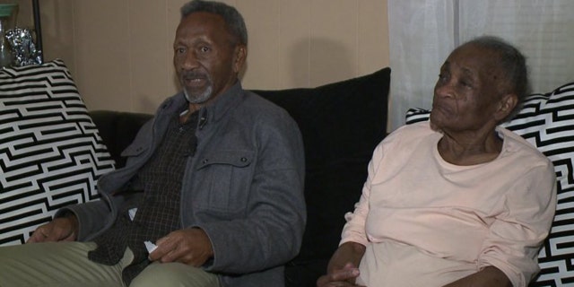 Henry Bell and his mother, Hazel Kendrix, describe the chaotic encounter outside their Milwaukee home.