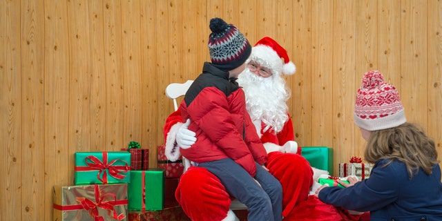 But even the smaller paychecks for mall Santas average higher than the hourly take for most other seasonal jobs. GOBankingRates reports that the average hourly rate for seasonal jobs is just $10, with Santa earning more than the norm.