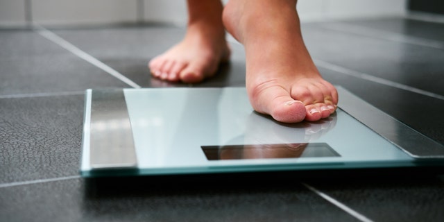 A new report released Thursday shows U.S. adults aren't getting any taller but they are still getting fatter.<br data-cke-eol="1">