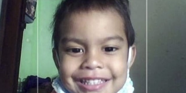 Luis Gonzalez, a 31-year-old former fireman and paramedic from Valencia, Venezuela has ventured as far away as the Ecuadorian capital of Quito to try and make enough money to save the life on his three-year-old son, who was diagnosed with leukemia in November 2017