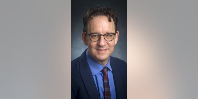 Dr. Stefan Kertesz