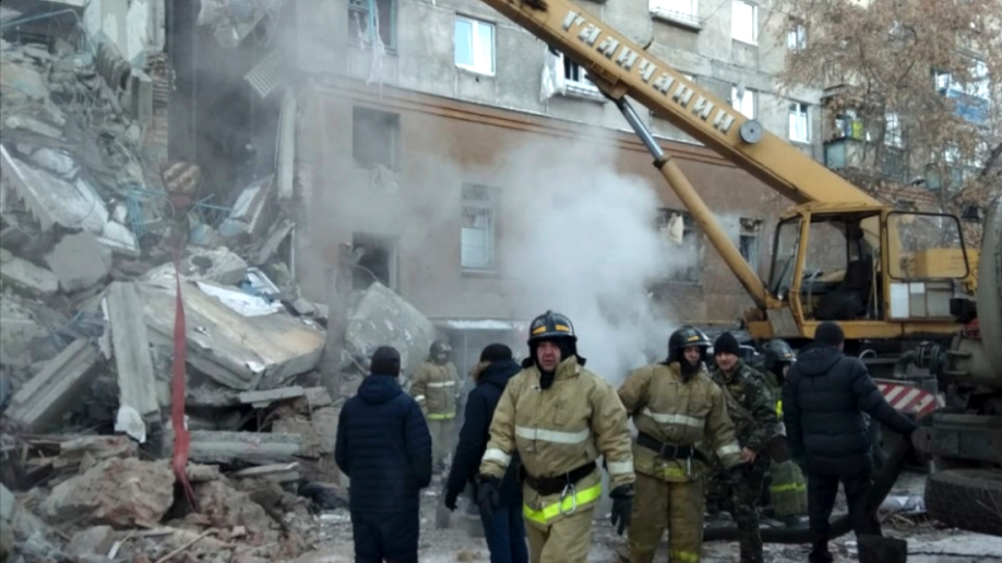 Russia: 4 dead in apartment collapse, apparent gas explosion