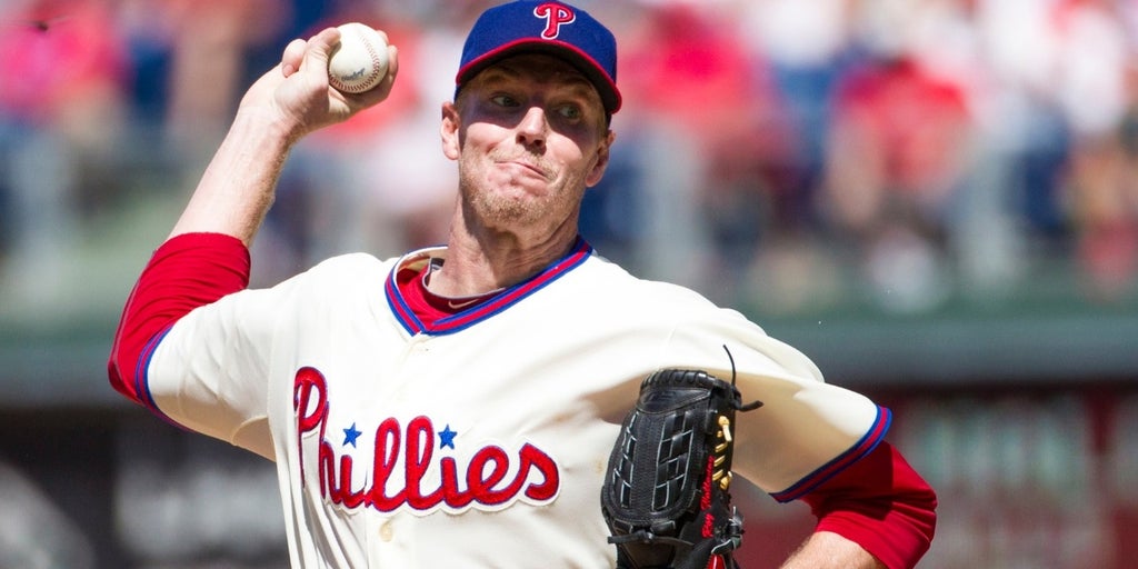 Toronto Blue Jays snub? Roy Halladay won't have logo on HOF plaque hat, wife  says, despite his 2016 remark