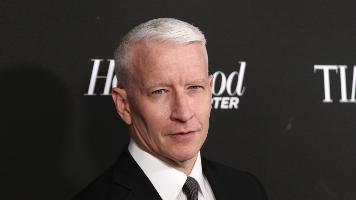 Anderson Cooper arrives at the 2019 Sean Penn J/P HRO &amp; Disaster Relief Organizations Gala at The Wiltern Theatre on Saturday, Jan. 5, 2019, in Los Angeles.?