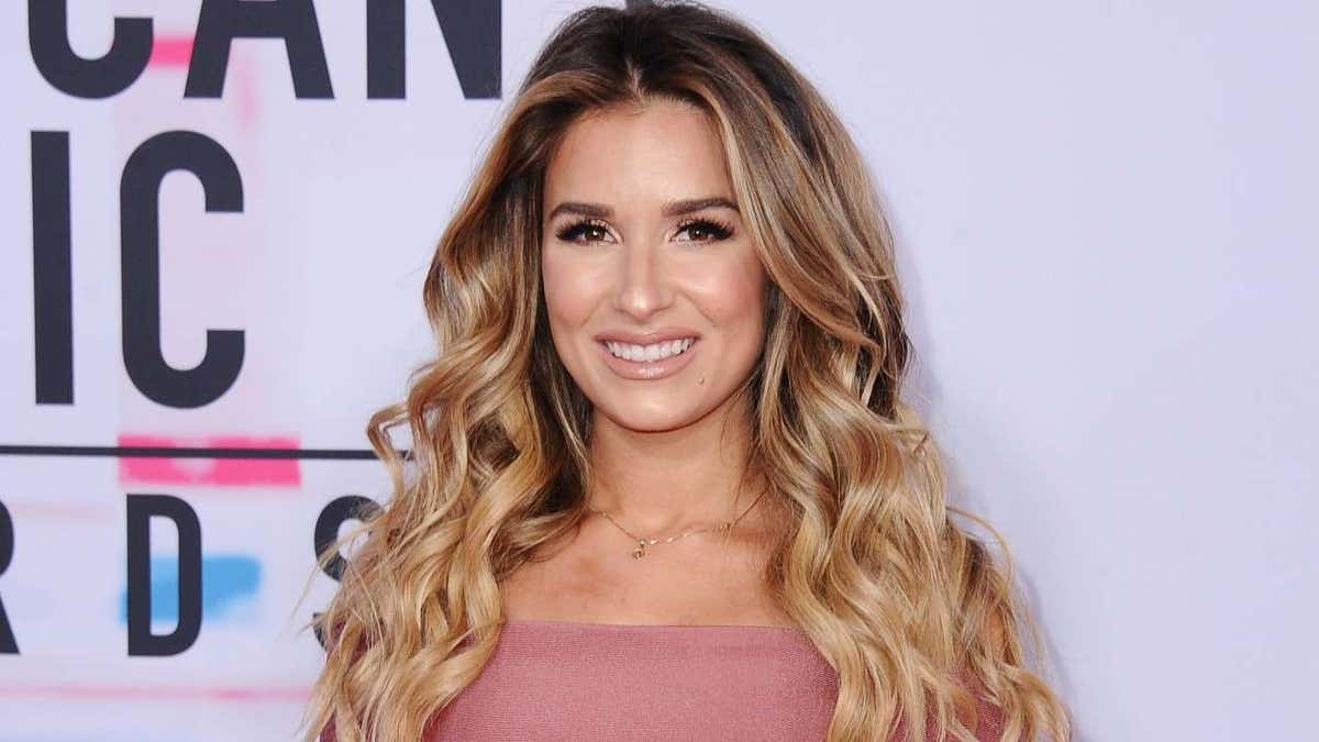 Jessie James Decker opens up about her post-pregnancy weight loss in an Instagram post on Tuesday.