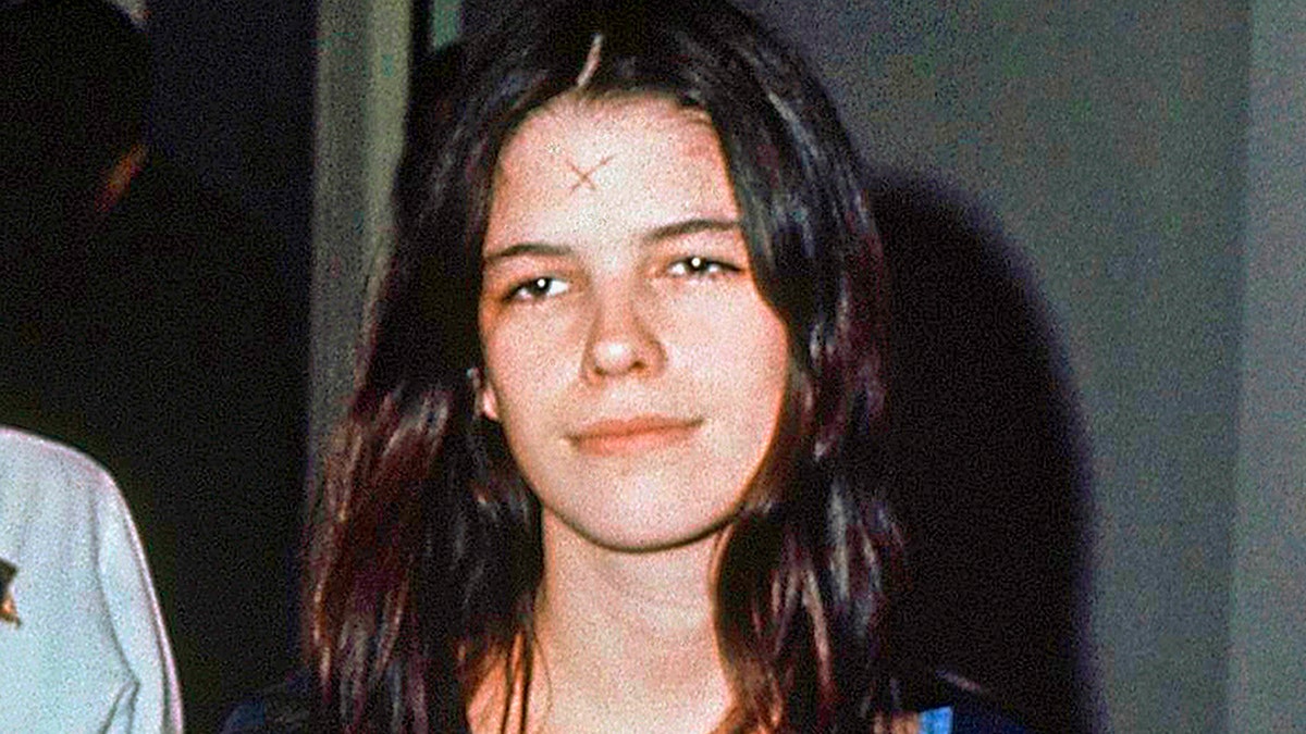 Leslie Van Houten is seen in a Los Angeles lockup, March 29, 1971. (Associated Press)