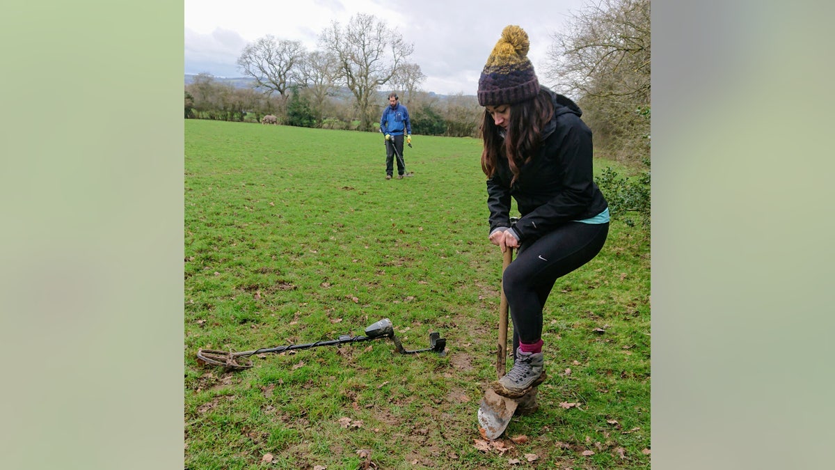 Swainson had the manager of the metal-detecting tour bury the ring in the field, so as not to arouse suspicion.