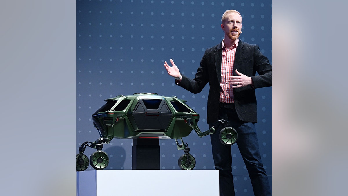 David Byron, industrial design manager for Sundberg-Ferar, speaks about the Hyundai Elevate.