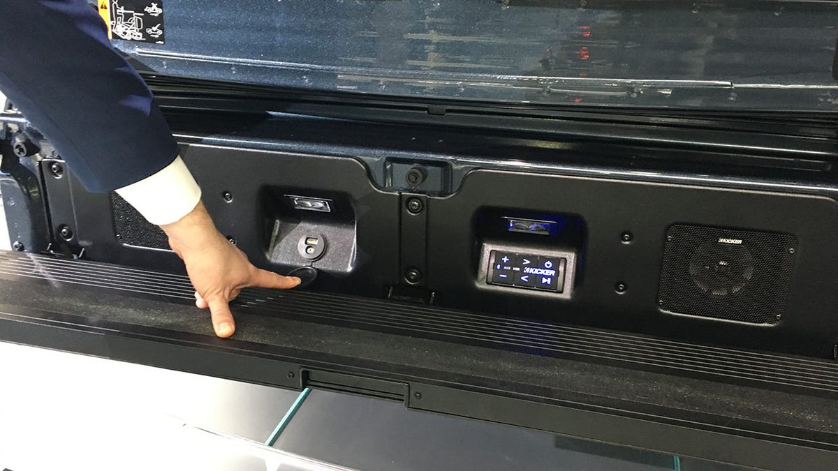 2019 gmc sierra at4 tailgate speakers