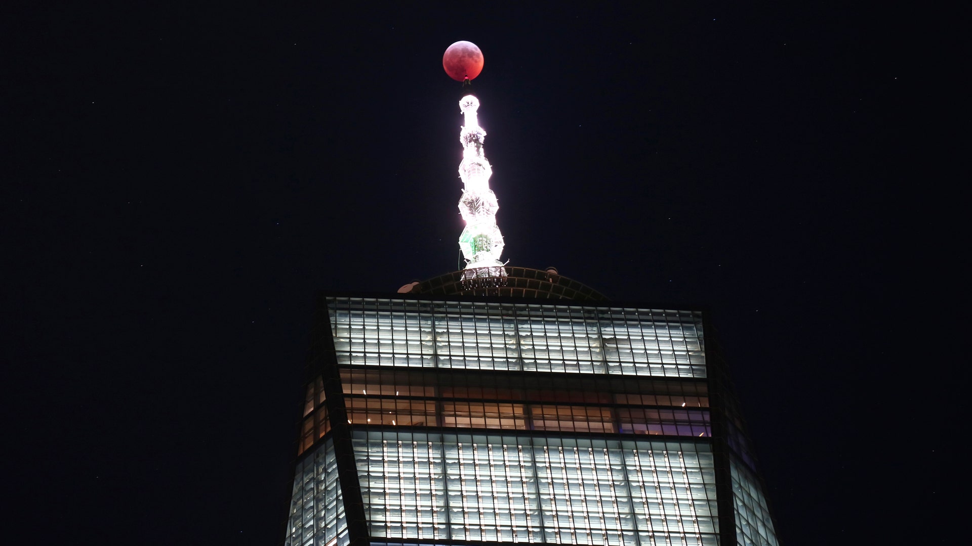 The super blood Moon photographed above One World Trade Center in Manhattan.