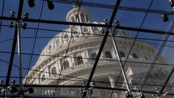 Shutdown enters record 4th week -- with Trump, Dems still split, federal workers unpaid