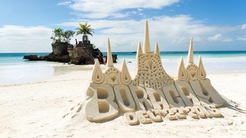 Boracay authorities ban sandcastles at popular tourist beaches, threaten builders with jail time