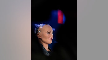 AI will displace 40 percent of world's workers as soon as 2035, leading expert warns