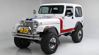 Gary Sinise raised $1.3 million for veterans and first responders with an old Jeep