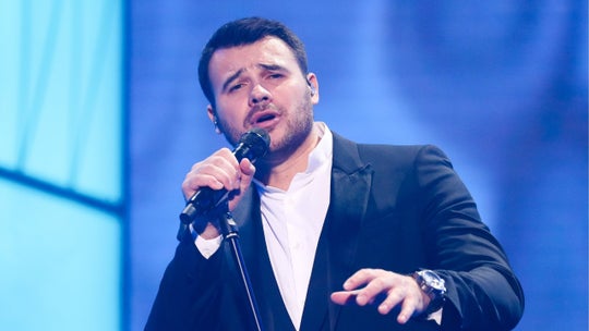 Russian pop singer with ties to Trump family cancels US tour