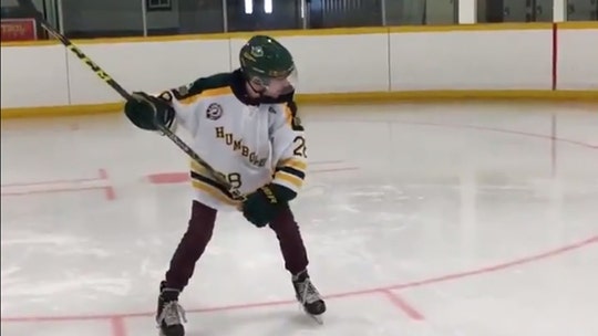 Canadian hockey team bus crash survivor returns to the rink