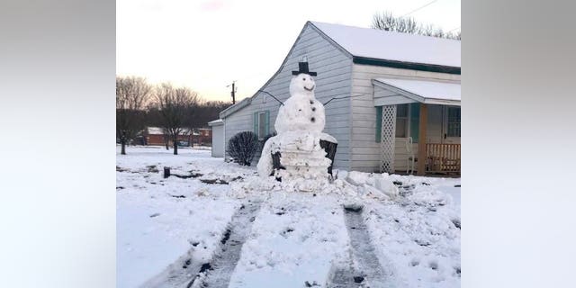 A driver in Kentucky was in for a rude awakening when they seemingly tried to run over a snowman — only to hit the tree stump underneath.