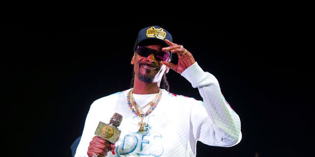 Snoop Dogg performs onstage at State Farm Arena on Saturday, Jan. 5, 2019, in Atlanta. (Photo by Paul R. Giunta/Invision/AP)