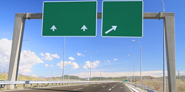A shocking video has emerged showing the moment a highway sign fell on an SUV in Australia.