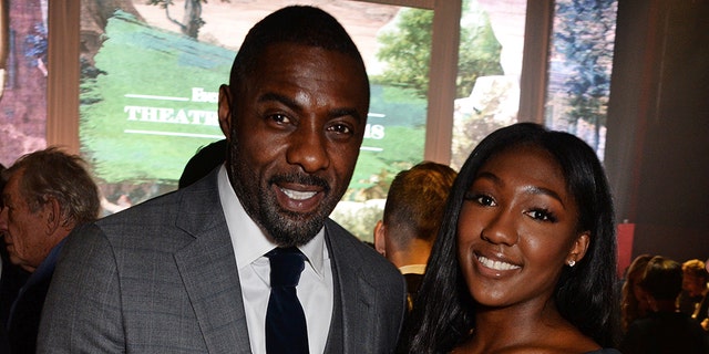 Daniel Craig and Idris Elba share 'awks' selfie at the Golden Globes Daniel Craig and Idris Elba share 'awks' selfie at the Golden Globes