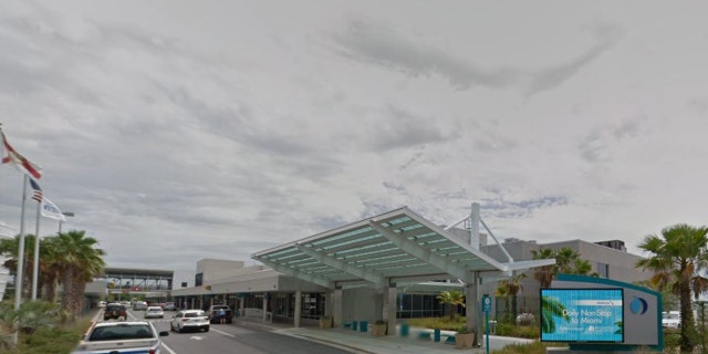 “We don’t know what he was thinking, we don’t believe that alcohol was involved," Officer Mike Wood with the Pensacola Police Dept. said of the scene, as per Fox 10 News. "The best that we have from him is he just felt like driving on the runway.”