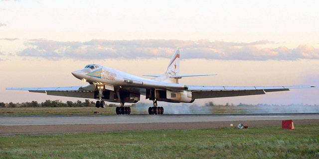 A Tu-160 bomber lands at a Russian airbase in 2008. (Photo by Wojtek Laski/Getty Images)