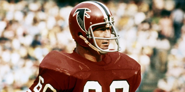 Atlanta Falcons linebacker Tommy Nobis during a 1973 game at Atlanta Fulton County Stadium in Atlanta, Georgia.