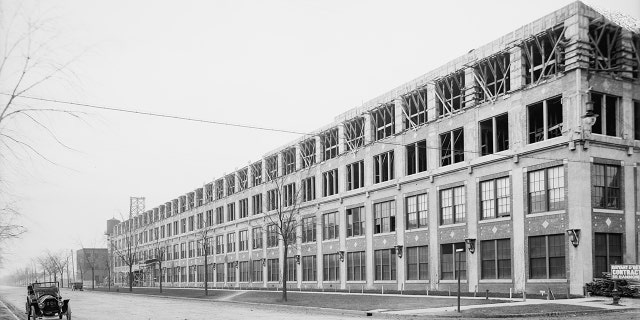 The facility was the largest automotive factory in the world in 1910