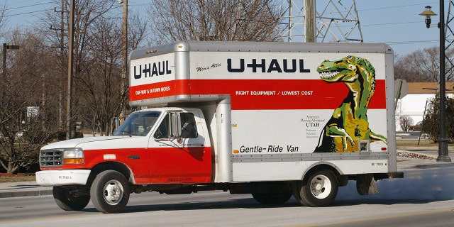 A truck departs from a U-Haul store in Morton Grove, Ill., Jan. 23, 2003. (Getty Images)