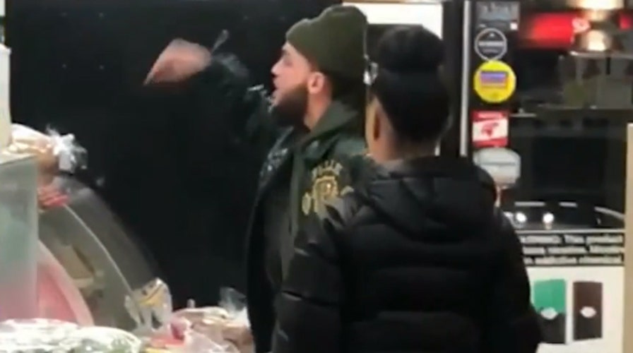 Angry deli customer attacks employee over bagel sandwich
