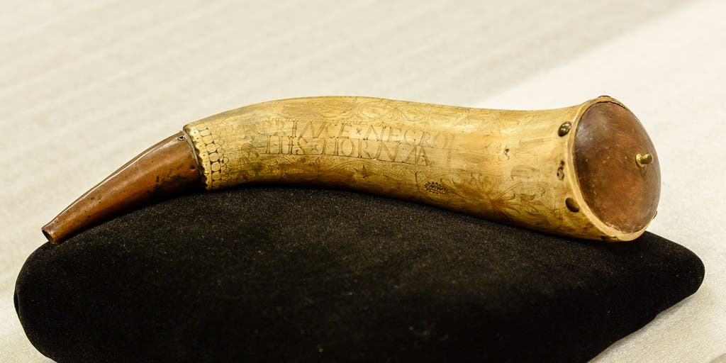 Rare powder horn that belonged to African American Revolutionary War  soldier goes on display