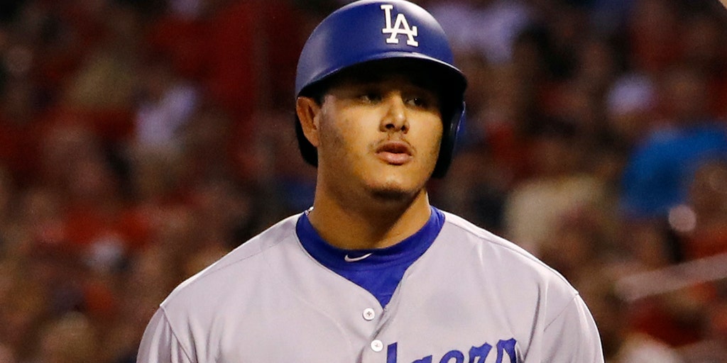 Richest contract in sports? Machado, Padres closing in on $300M deal