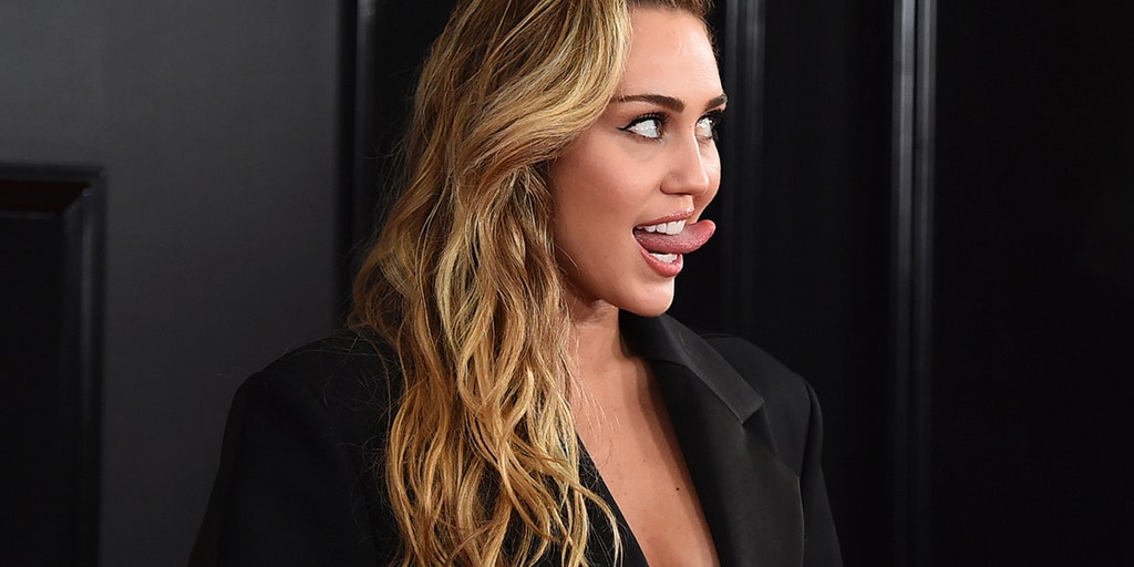 1024px x 512px - Miley Cyrus risks wardrobe malfunction multiple times at Grammys | Fox News