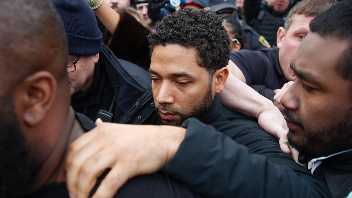 "Empire" actor Jussie Smollett leaves Cook County jail following his release, Thursday, Feb. 21, 2019, in Chicago. (AP)