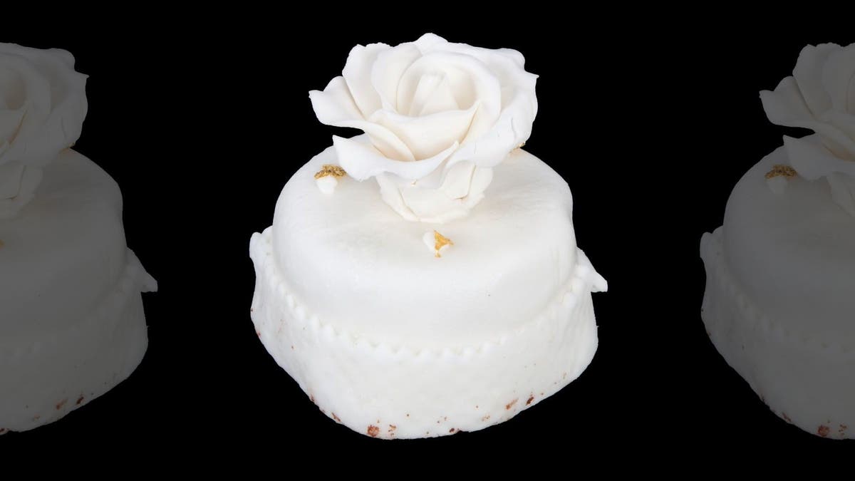 Another wedding cake favor from the Trump’s 2005 nuptials (pictured here) – sold by Julien’s Auctions – was expected to fetch a similarly high sum when it went up for sale in November 2017.
