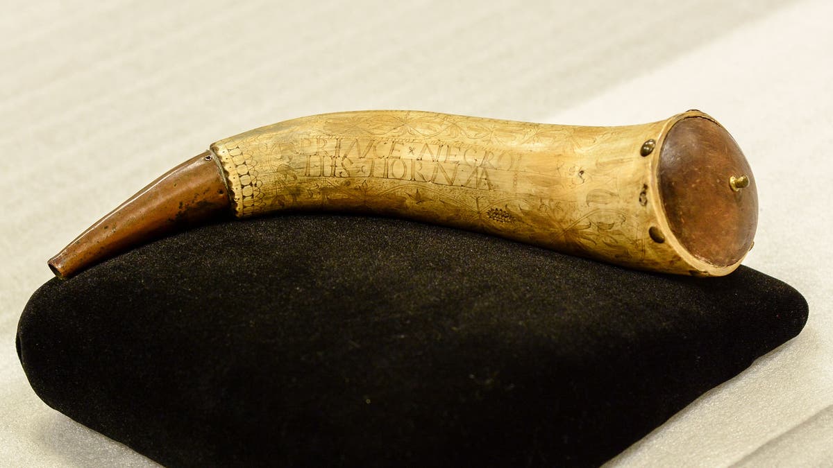 The Revolutionary War Patriot Who Carried This Gunpowder Horn Was Fighting  for Freedom—Just Not His Own, At the Smithsonian