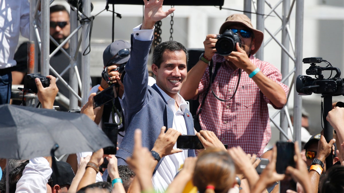 Venezuela’s self-proclaimed interim president Juan Guaido is currently leading a caravan from Caracas to Cucuta with thousands of volunteers to help obtain emergency supplies of food and medicine