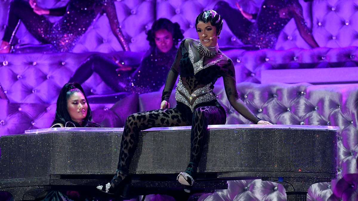 Cardi B's pianist featured in the "Money" rapper's Grammys performance on Sunday has the Internet going crazy.