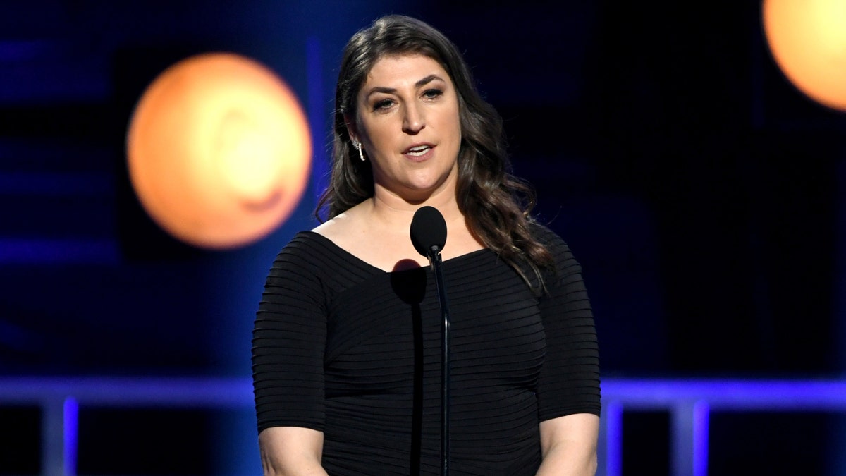 Actress?Mayim Bialik is speaking out against the violence occurring between Israel and Palestine over the last week.