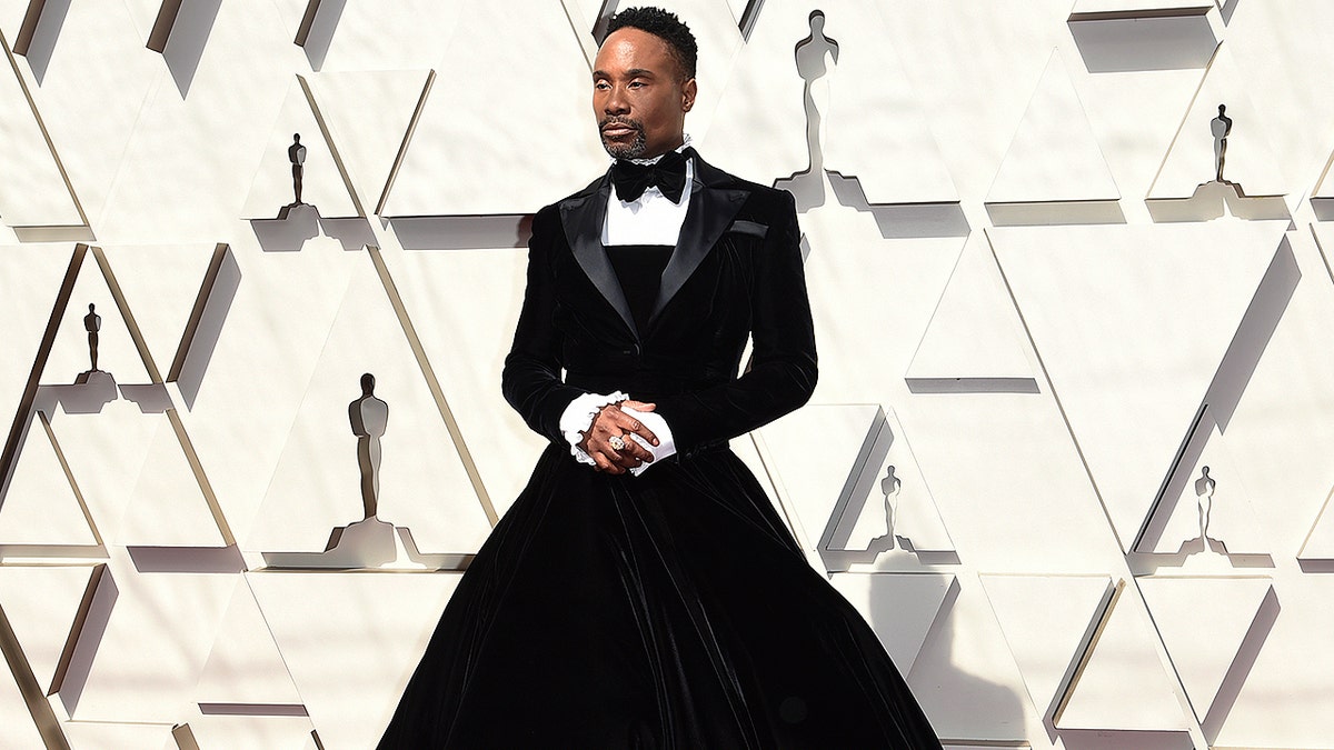 Guy in tuxedo dress at outlet oscars