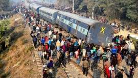 Train derails in India, killing 7 people