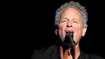 Lindsey Buckingham undergoes emergency heart surgery, suffers vocal cord damage