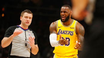 Fans chant 'Kobe's better' while Lebron takes free throws