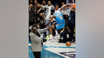 Oklahoma City's Diallo leaps over Shaq to win dunk contest