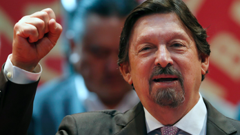 Combative Mexican union leader forms new labor federation